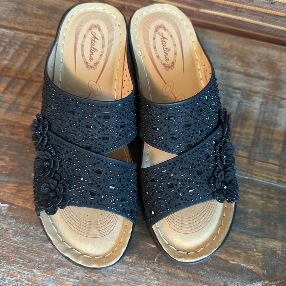 Black Floral Women's Sandals 6.5